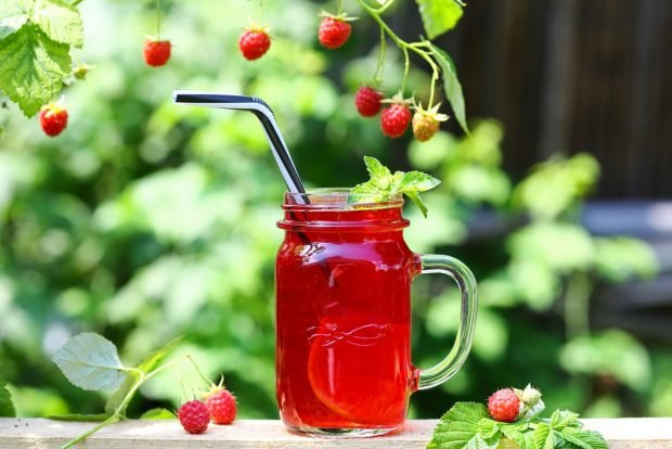 Refreshing raspberry compote