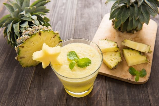 Pineapple smoothie is a simple and delicious recipe, how to cook step by step