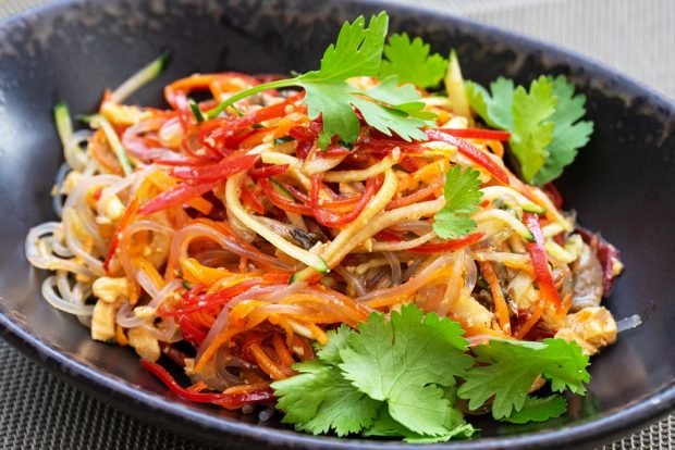 Salad with funchosa and vegetables