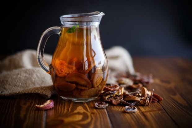 Compote of dried apples