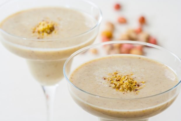 Smoothies with nuts