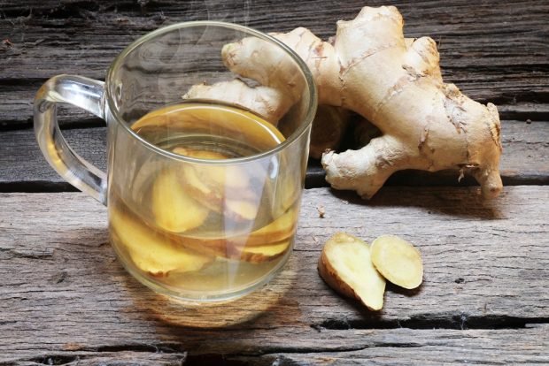 Tea with ginger and honey 