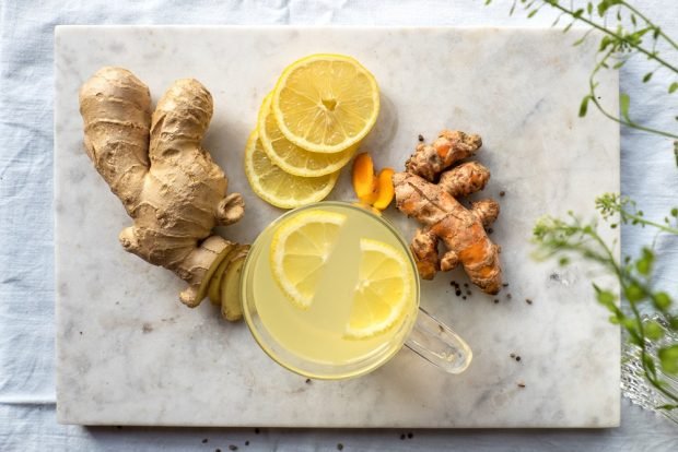 Tea with ginger and turmeric 