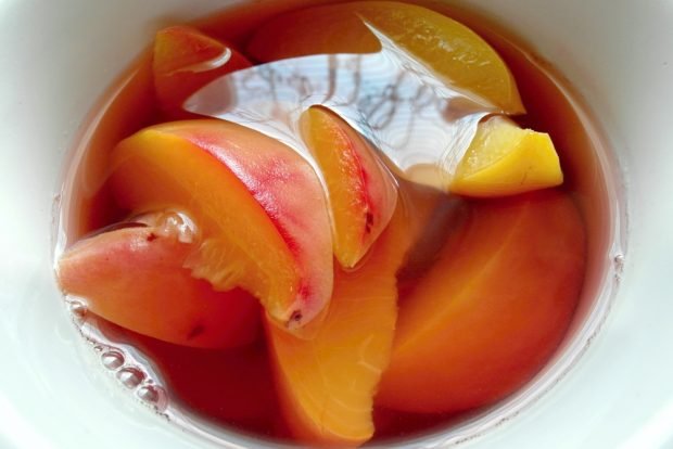 Sweet compote of peaches with spices – a simple and delicious recipe, how to cook step by step