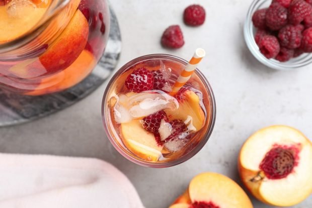 Compote of nectarines and raspberries