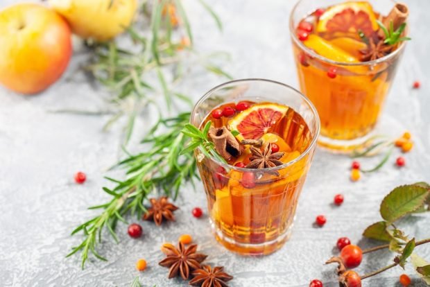 Tea with lingonberries and sea buckthorn – a simple and delicious recipe, how to cook step by step