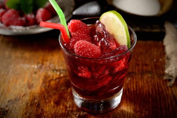 Raspberry compote with lime