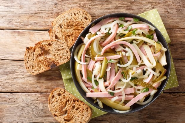 Salad with squid and ham 