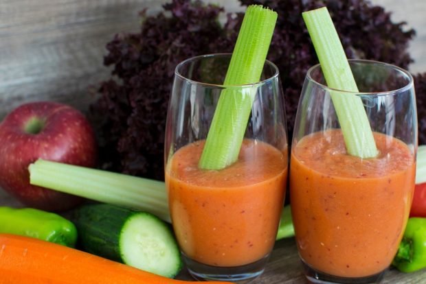 Vegetable smoothie in a blender