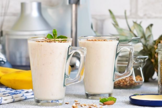 Smoothie with oatmeal is a simple and delicious recipe, how to cook step by step