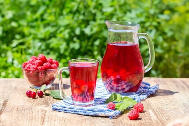 Cherry compote with raspberries