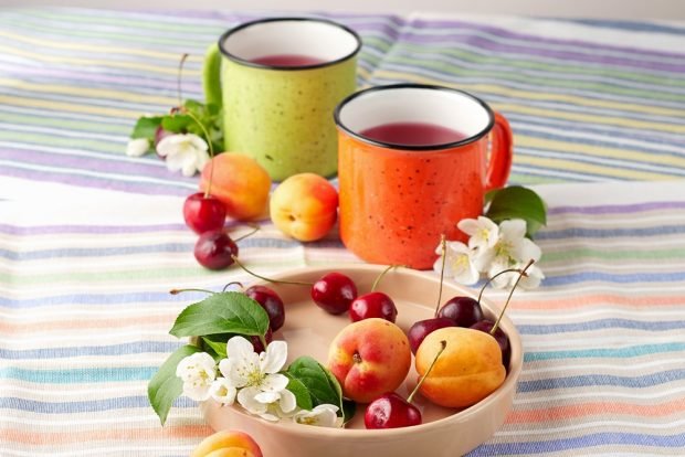 Summer apricot compote with berries is a simple and delicious recipe how to cook step by step