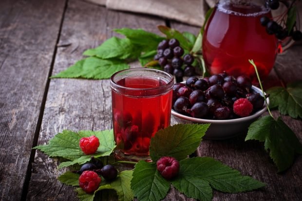 Blackcurrant and raspberry compote 