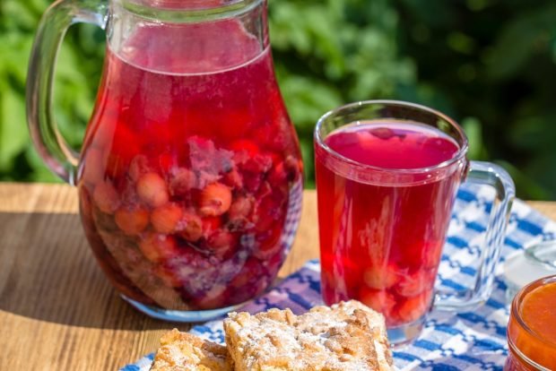 Gooseberry and cherry compote is a simple and delicious recipe, how to cook step by step