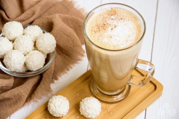 Coconut latte – a simple and delicious recipe with photos (step by step)