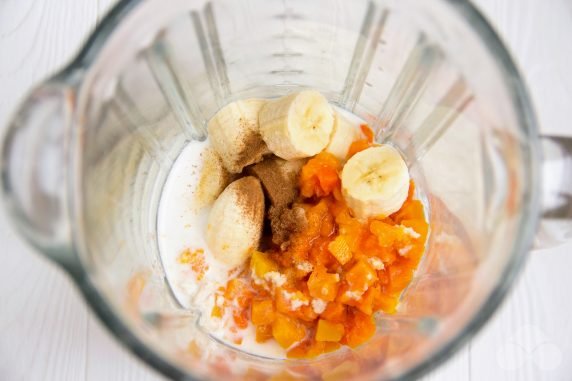 Pumpkin smoothie with banana and oatmeal: photo of recipe preparation, step 3