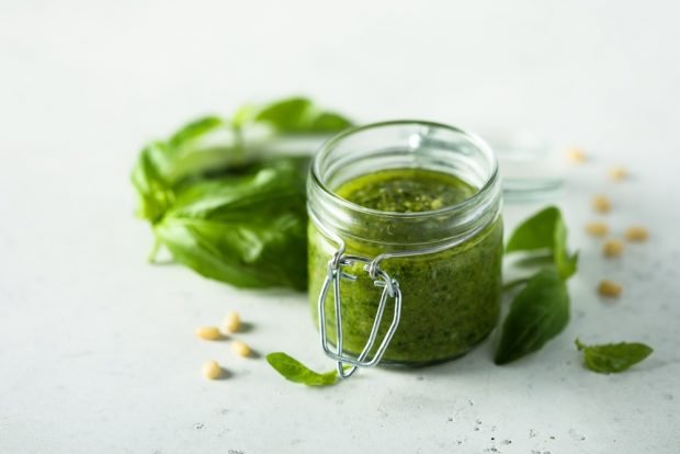 Italian pesto sauce is a simple and delicious recipe, how to cook step by step