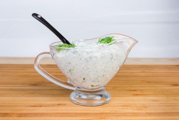Tartar sauce with sour cream and cucumber – a simple and delicious recipe, how to cook step by step
