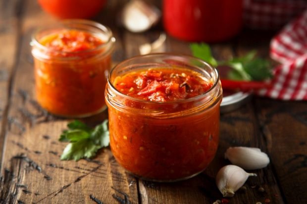 Hot sauce of tomatoes, Bulgarian and cayenne pepper – a simple and delicious recipe, how to cook step by step
