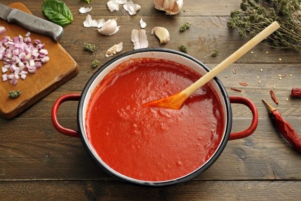 Tomato sauce for spaghetti – a simple and delicious recipe, how to cook step by step
