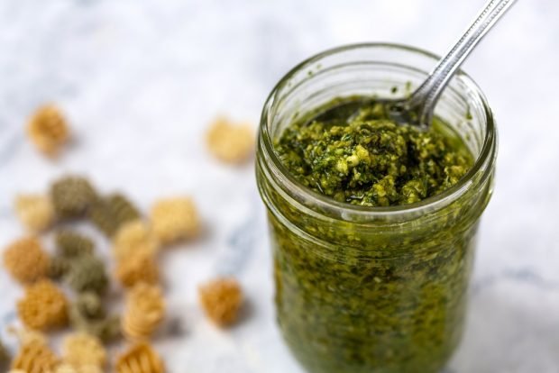 Dried basil pesto sauce is a simple and delicious recipe, how to cook step by step
