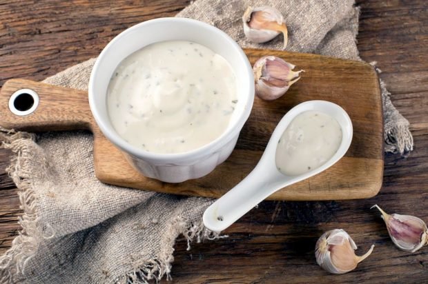 Creamy garlic sauce is a simple and delicious recipe, how to cook step by step