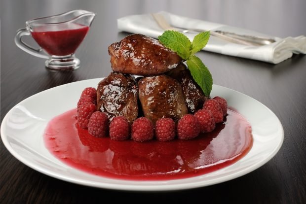 Raspberry sauce for meat 