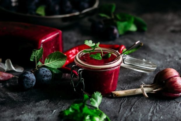 Sloe sauce for meat is a simple and delicious recipe, how to cook step by step