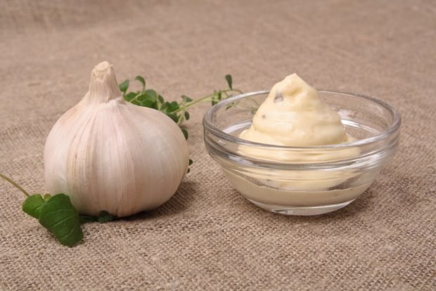 Garlic sauce for croutons 