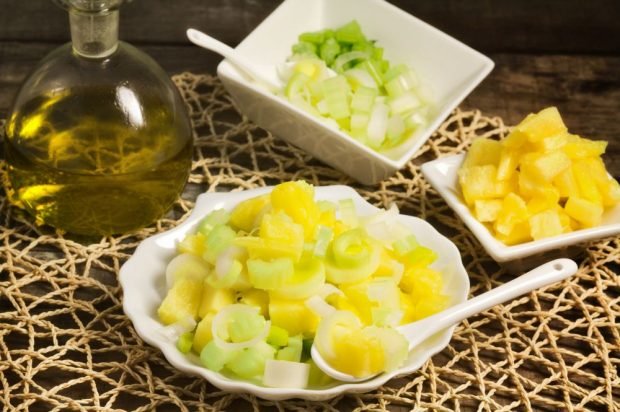 Celery, pineapple and leek salad