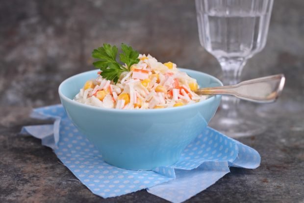 Crab salad with cabbage in a hurry