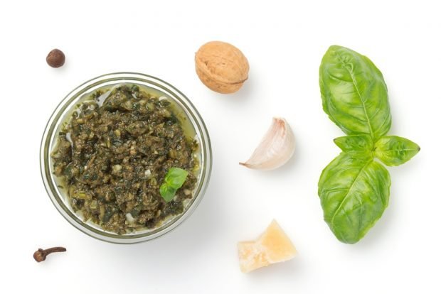 Pesto sauce with walnuts 