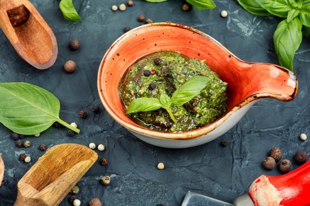 Pesto sauce without cheese – a simple and delicious recipe, how to cook step by step