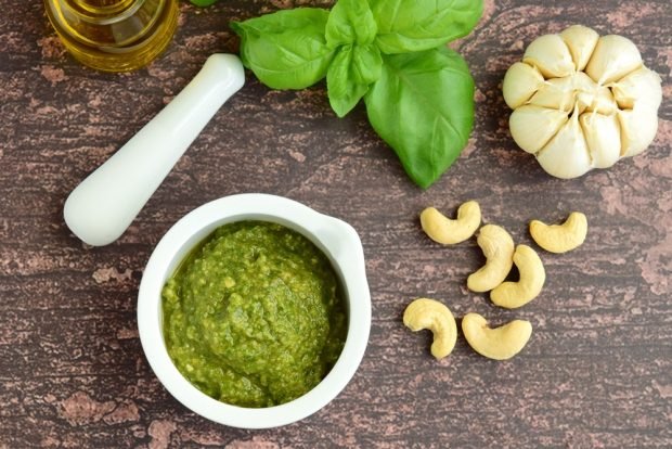 Pesto sauce with avocado