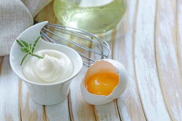 Homemade mayonnaise without mustard 