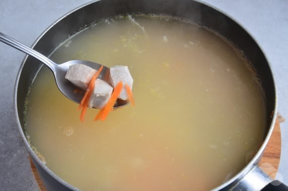 Dietary rice soup without potatoes: photo of recipe preparation, step 4