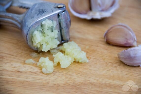 Homemade tartar sauce: photo of recipe preparation, step 2