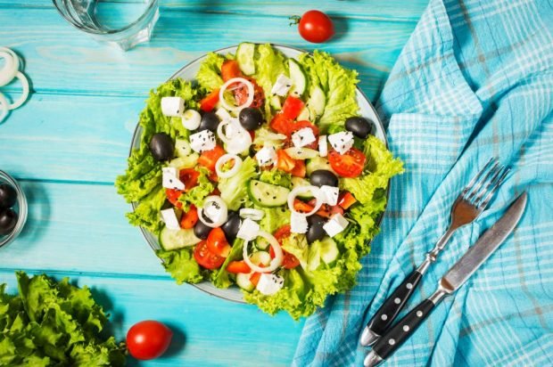 Greek salad with black sesame and wine vinegar