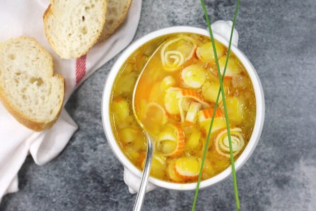 Vegetable soup with crab sticks