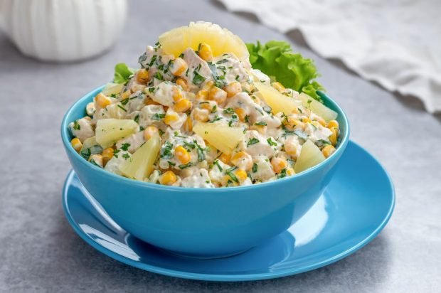 Pineapple, turkey and corn salad 