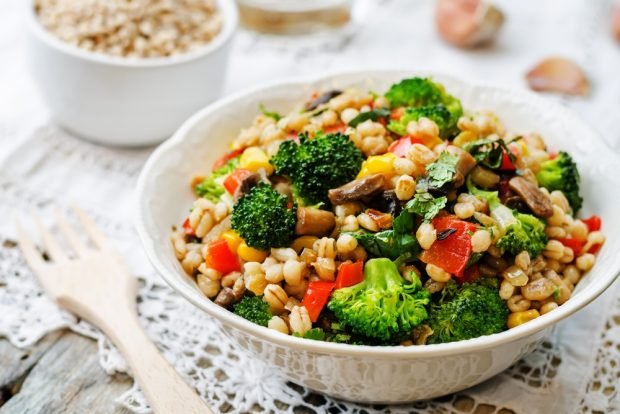 Salad with barley groats and mushrooms