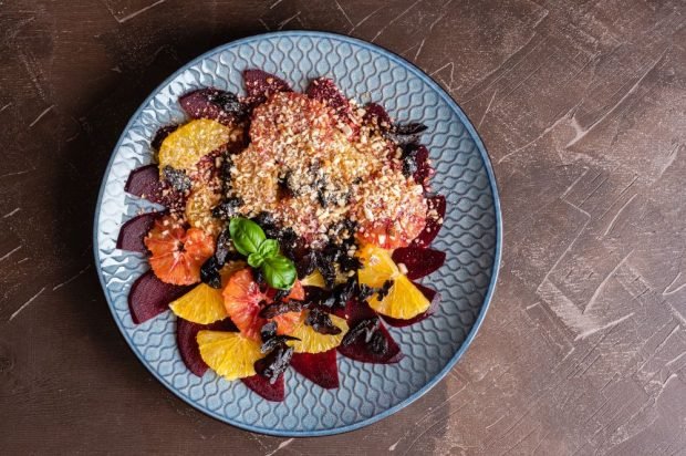 Beetroot, orange and prune salad is a simple and delicious recipe, how to cook step by step