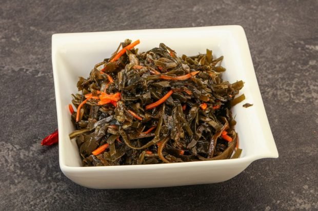 Seaweed salad with carrots and garlic – a simple and delicious recipe, how to cook step by step