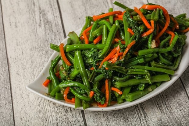 Salad with string beans and Korean carrots – a simple and delicious recipe, how to cook step by step