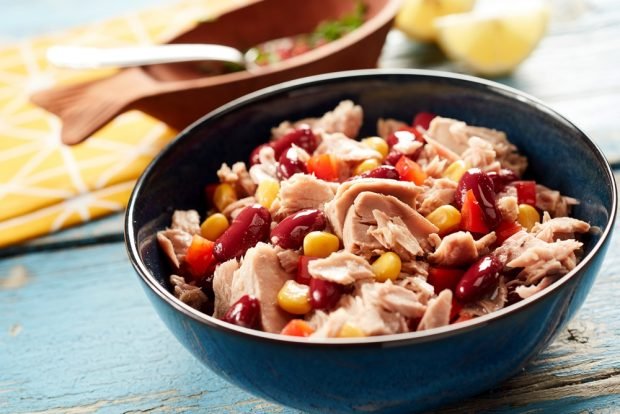 Salad with tuna and red beans