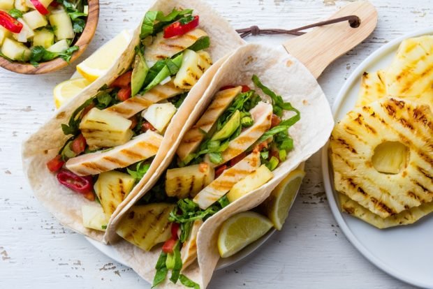 Mexican salad with chicken