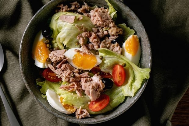 Salad with fish and eggs 