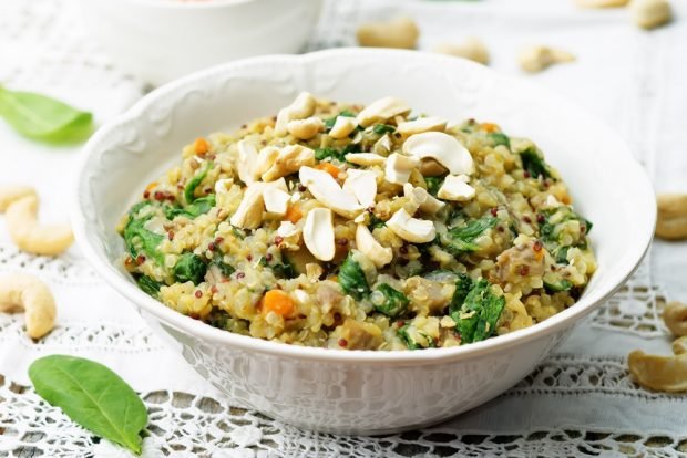 Salad with lentils, quinoa and spinach