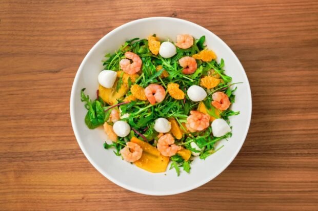 Salad with shrimp, mozzarella and persimmon – a simple and delicious recipe, how to cook step by step