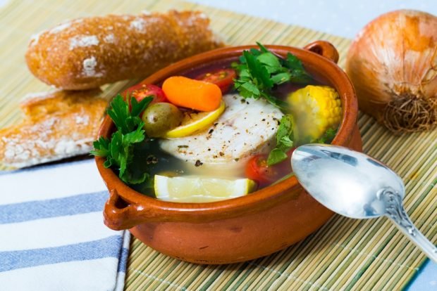 Quick fish soup in pots